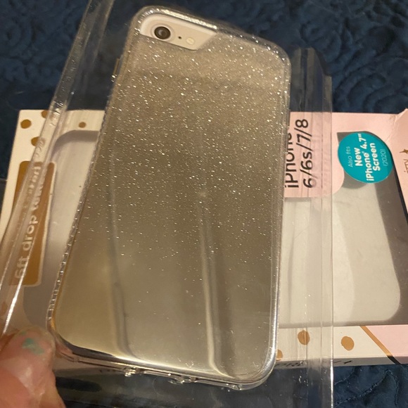iPhone 6/6s/7/8 shimmery silver phone case - Picture 3 of 4